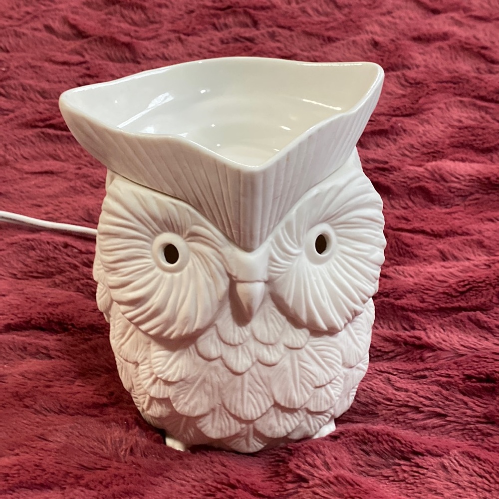 SCENTSY Warmer, White Whoot Owl.